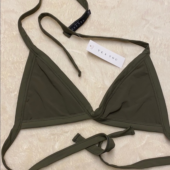 Bikini - Picture 1 of 2